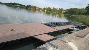 Pontoane Plutitoare Nescufundabile 5x3m - Durabilitate și Stil la Apă