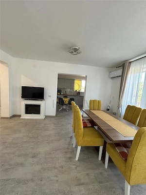 Sanmihaiul Roman- panouri solare- 4 camere- mobilata si utilata -incalzire in pardoseala- strada asf - imagine 8
