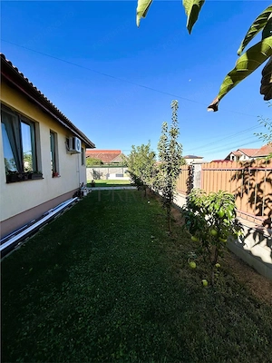 Sanmihaiul Roman- panouri solare- 4 camere- mobilata si utilata -incalzire in pardoseala- strada asf - imagine 3