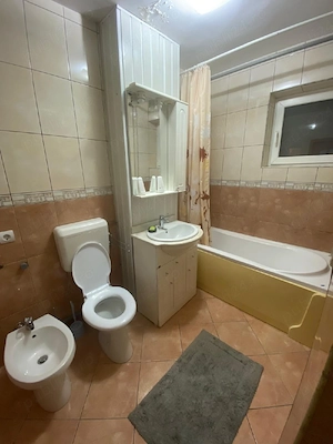Inchiriez apart 2 camere Focsani ,zona centru, b dul Unirii nr. 53 - imagine 5