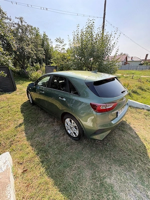 Kia Ceed 1.5 T-GDi 160 CP 6MT Best MY23   74.000 km   Primul proprietar - imagine 3