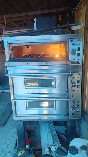 Titlu: Cuptor Pizza Profesional Moretti Forni iDeck 60.60 - 3 Vetre + Suport