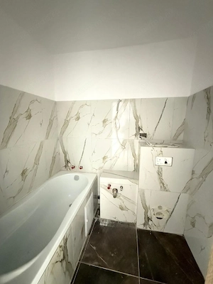 3 camere. Renovat compet. Centrala. Doua bai. Bloc anvelopat. Zona Sagului - imagine 6