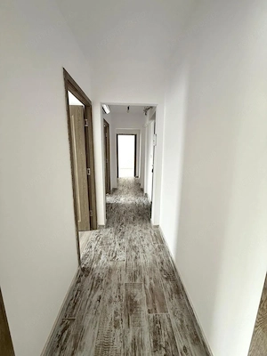 3 camere. Renovat compet. Centrala. Doua bai. Bloc anvelopat. Zona Sagului - imagine 5