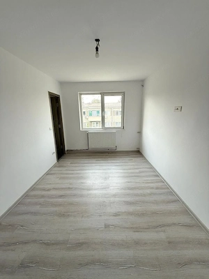 3 camere. Renovat compet. Centrala. Doua bai. Bloc anvelopat. Zona Sagului - imagine 4