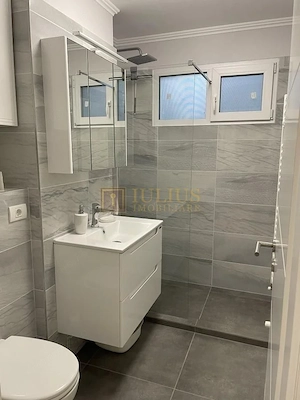 aproape de Medicina| complet renovat-mobilat| centrala proprie| apt superb - imagine 3