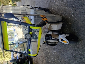 Vând triciclu electric,motor 1600w telefon  