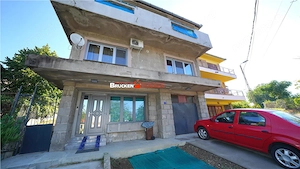 Apartament cu terasa, curte si parcare, intr-o zona linistita de case - imagine 11
