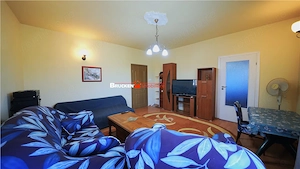 Apartament cu terasa, curte si parcare, intr-o zona linistita de case - imagine 7