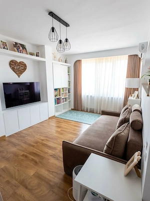 Apartament decomandat 4 camere 2 băi 2 balcoane, zona centrală - imagine 2