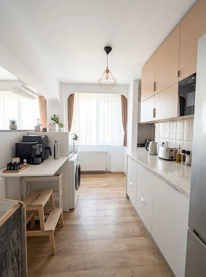 Apartament decomandat 4 camere 2 băi 2 balcoane, zona centrală - imagine 6