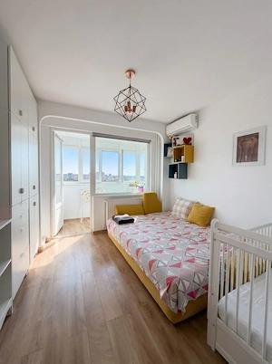 Apartament decomandat 4 camere 2 băi 2 balcoane, zona centrală - imagine 4