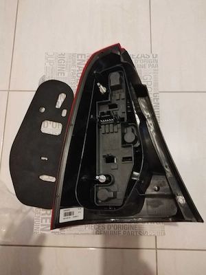 De vanzare set Lampa spate Dacia Logan - imagine 3