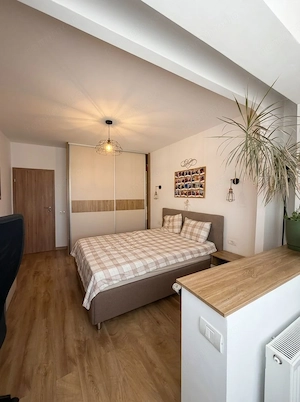 Apartament decomandat 4 camere 2 băi 2 balcoane, zona centrală - imagine 3