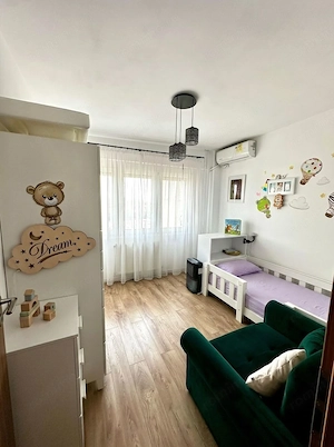 Apartament decomandat 4 camere 2 băi 2 balcoane, zona centrală - imagine 5