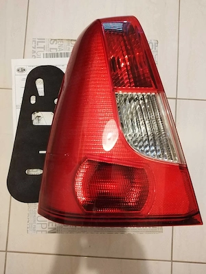 De vanzare set Lampa spate Dacia Logan - imagine 4
