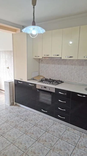 CASĂ 5 CAMERE TRIVALE - imagine 5