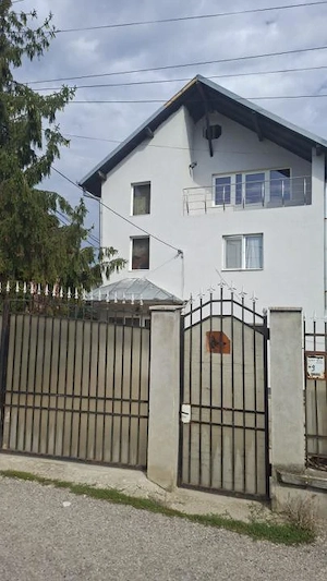 CASĂ 5 CAMERE TRIVALE