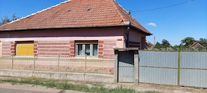 Casă individuală de vânzare cu teren 1054mp.sat Arpasel 10km de orașul Salonta 47km de Oradea jud.bi