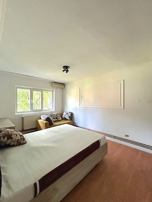 Apartament 3 camere, decomandat, parter, zona Lipovei - imagine 2