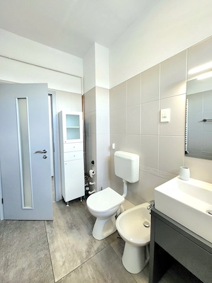 OCAZIE: 2 camere, bloc modern, 70 mp utili, aproape de Iulius Mall - imagine 8