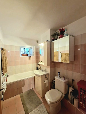 Apartament foarte spatios, 4 camere, 2 băi, 2 balcoane, decomandat - imagine 7