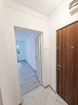 Apartament 2 camere, renovat complet, centrală proprie - imagine 6