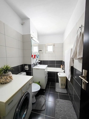 Apartament 3 camere, spațios, etaj 2, zona Lipovei - imagine 9