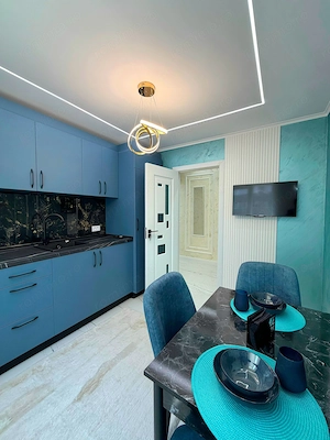LA CHEIE: Apartament 3 camere, etaj 2, renovat, design premium - imagine 4