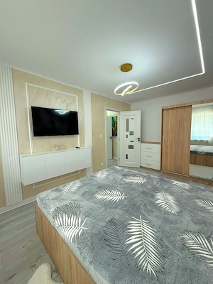 LA CHEIE: Apartament 3 camere, etaj 2, renovat, design premium - imagine 12