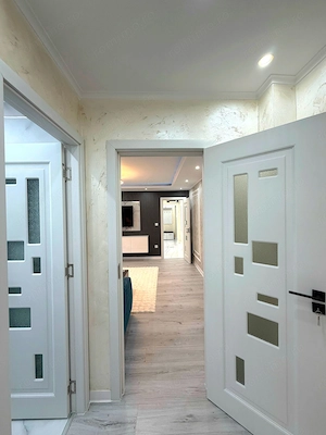 LA CHEIE: Apartament 3 camere, etaj 2, renovat, design premium - imagine 10