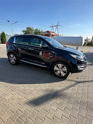 Vând Kia Sportage 2.0 Crdi 4x4 - imagine 2