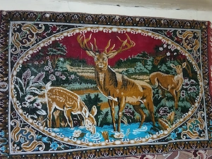 Carpetă vintage tradițională cu cerbi, lână fir gros, stil retro românesc