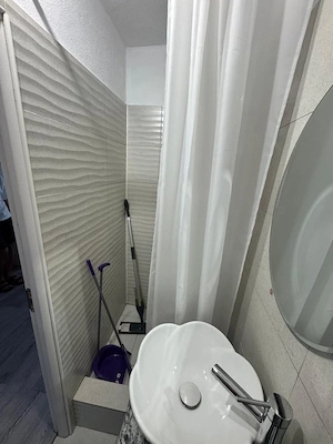 Camera de camin cu baie proprie etaj 1 - imagine 5