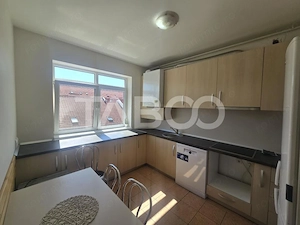 Prima inchiriere-Apartament 103 mpu 3 camere balcon 10 mp zona Strand - imagine 3