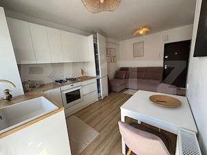 Apartament cu 2 camere, etaj intermediar, balcon, parcare, zona Porii