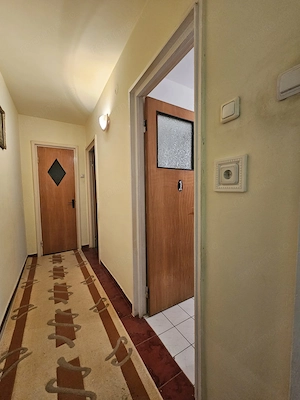 Apartament 3 camere  zona Miorita  - imagine 4