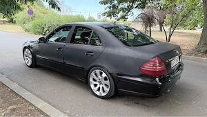 Mercedes E-Class  - imagine 8