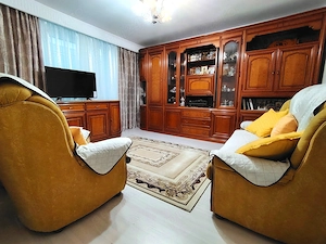 Apartament 3 camere decomandat ,etaj:2din4,central,zona Hipodrom