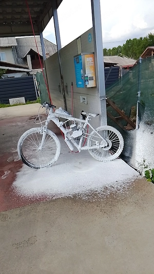 Vând bicicleta motorizată 