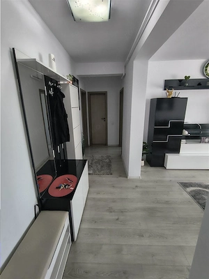 Apartament cu 2 camere decomandate balcon si loc de parcare etajul 1 - imagine 14