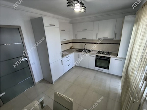 Apartament cu 2 camere decomandate balcon si loc de parcare etajul 1 - imagine 5