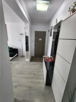Apartament cu 2 camere decomandate balcon si loc de parcare etajul 1 - imagine 13