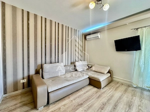 Apartament de vanzare cu 3 camere, etajul intai, Dumbravita - imagine 3