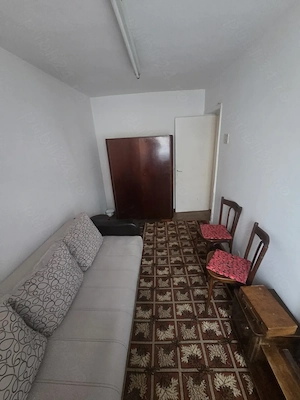 vand apartament 3 camere central, zona linistita - imagine 2
