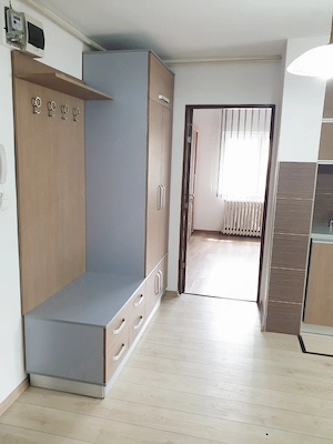 Apartament de inchiriat, str. Calea Moldovei, 2 camere, balcon inchis, etaj 1 - imagine 4