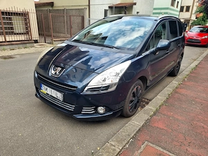 Peugeot 5008 (2013)   Benzina   Plafon panoramic