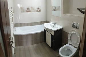 Apartament de inchiriat, str. Calea Moldovei, 2 camere, balcon inchis, etaj 1 - imagine 9