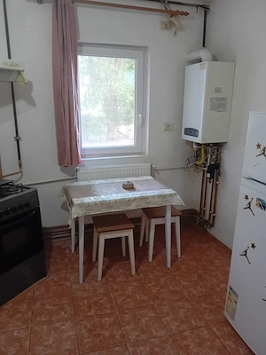proprietar închiriez apartament 2 camere - imagine 6