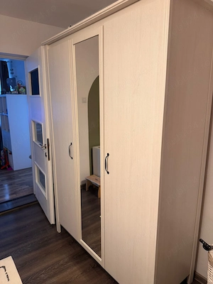 Dulap cu oglinda Ikea